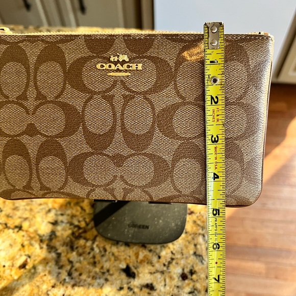 Coach wristlet - Picture 2 of 3